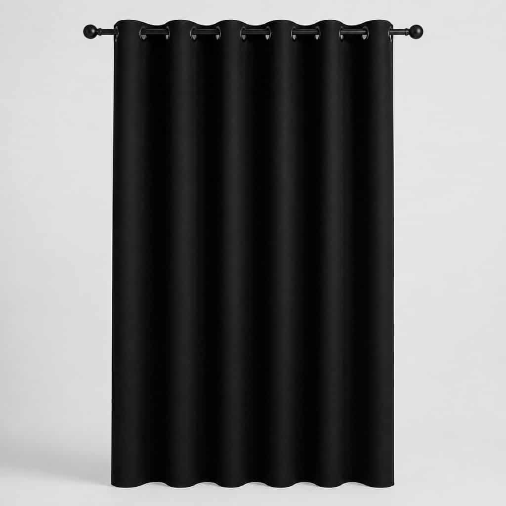 Rideau noir occultant presente seul